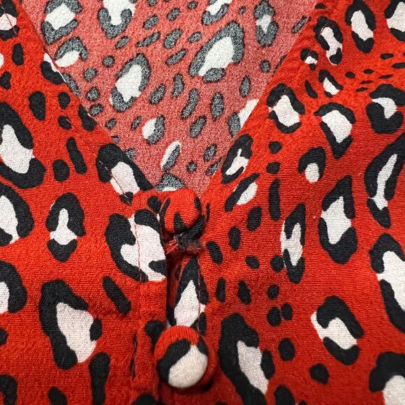 Sanctuary Noelle Leopard Print Smocked Sleeve Button Down Blouse *SMALL FLAW* - Picture 13 of 15